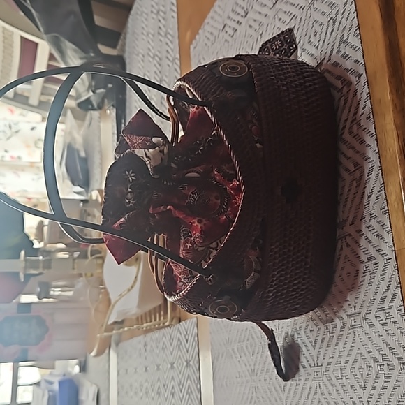 Unique rattan drawstring purse. - Picture 5 of 6